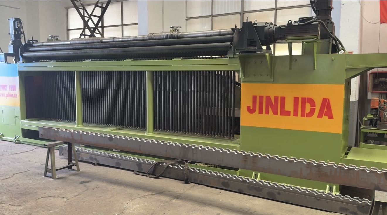 Последние блоги о компании JINLIDA 5300 мм CNC Gabion Mesh Machine. Высокоскоростное автоматическое оборудование для производства габиона для защиты реки, на склоне Сент.