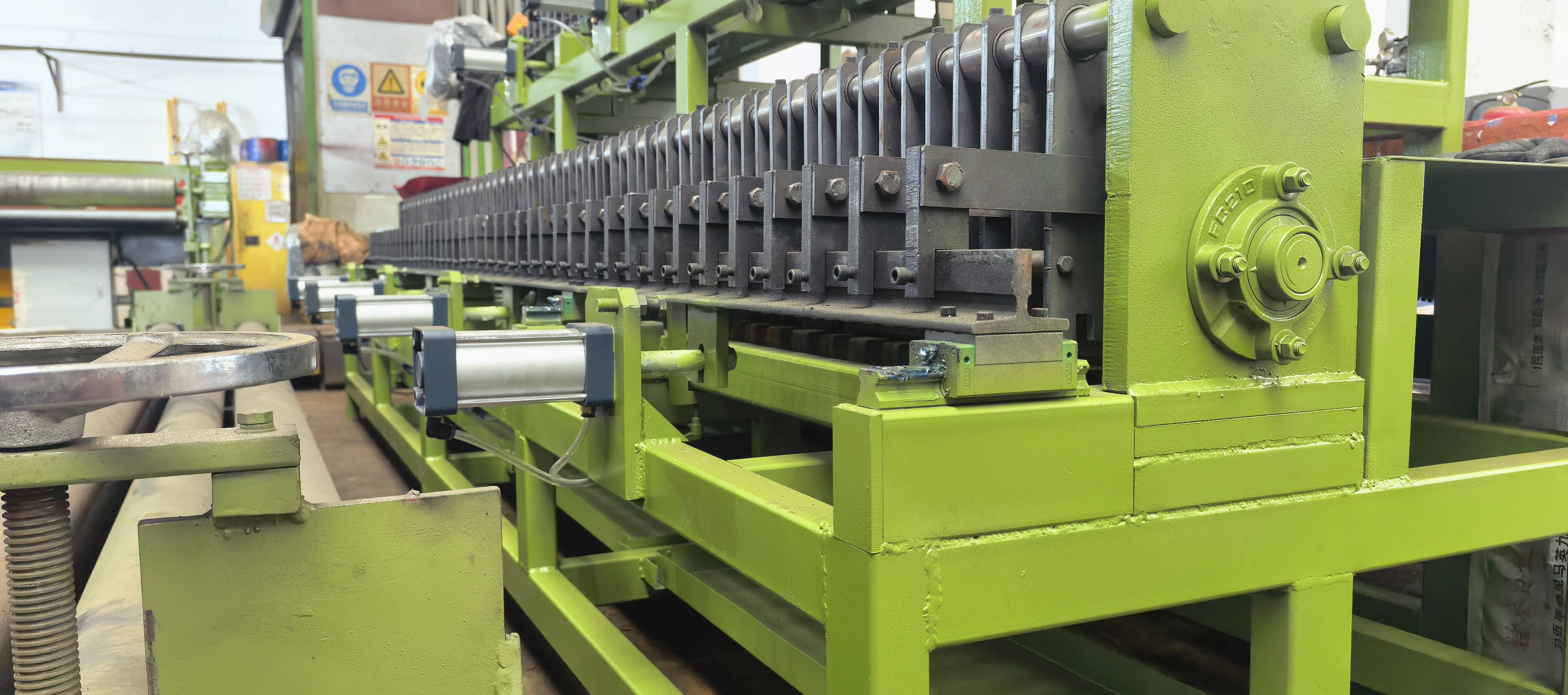 Последние блоги о компании Why Edge Winding Matters: The Benefits of a Reliable Gabion Basket Edge Winding Machine